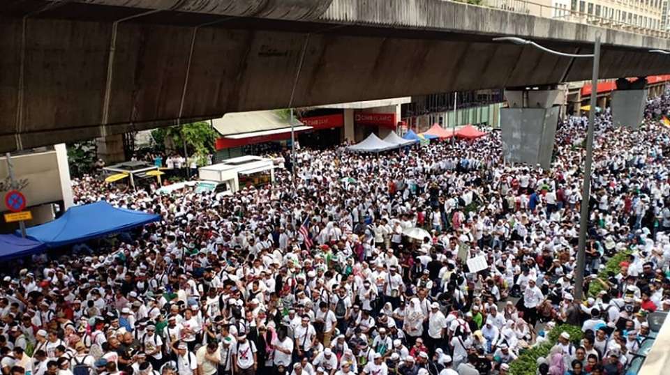 Kuala Lumpur and Malaysia Want #GlobalPeaceby2020  ? Join Today #GlobalPrayerChain <br />#LatestHotNewsHeadlines  - Brother Nick is asking every person on earth to take 1 minute every Saturday till 2020 at 21.00 your time zone and pray for #GlobalPeaceby2020 everyone according to his or her own tradition. Share #MessageToBillions  #TrueParents and  #TrueChildren On Now to everyone in your email folder and social networks. <br /><br />We all know the power of prayer; let's storm heaven and earth with #PrayWithNick <br />MARK YOU CALENDAR <br /><br />WHEN this Saturday<br /><br />TIME 21.00 your time zone <br /><br />WHAT #GlobalPeaceBuilding prayer <br /><br />Feel Free to Post your prayers in your language with the tag  #GlobalPeaceby2020  <br />on official prayers wall www.ivacademy.net/en/groups/viewgroup/6-happy-marriage-blessed-by-god<br />Twitter Moment www.twitter.com/i/moments/1138773709114748928 <br />or Facebook www.facebook.com/groups/PrayWithNick<br />Pray Like Share Subscribe Thankyou :) www.ivacademy.net